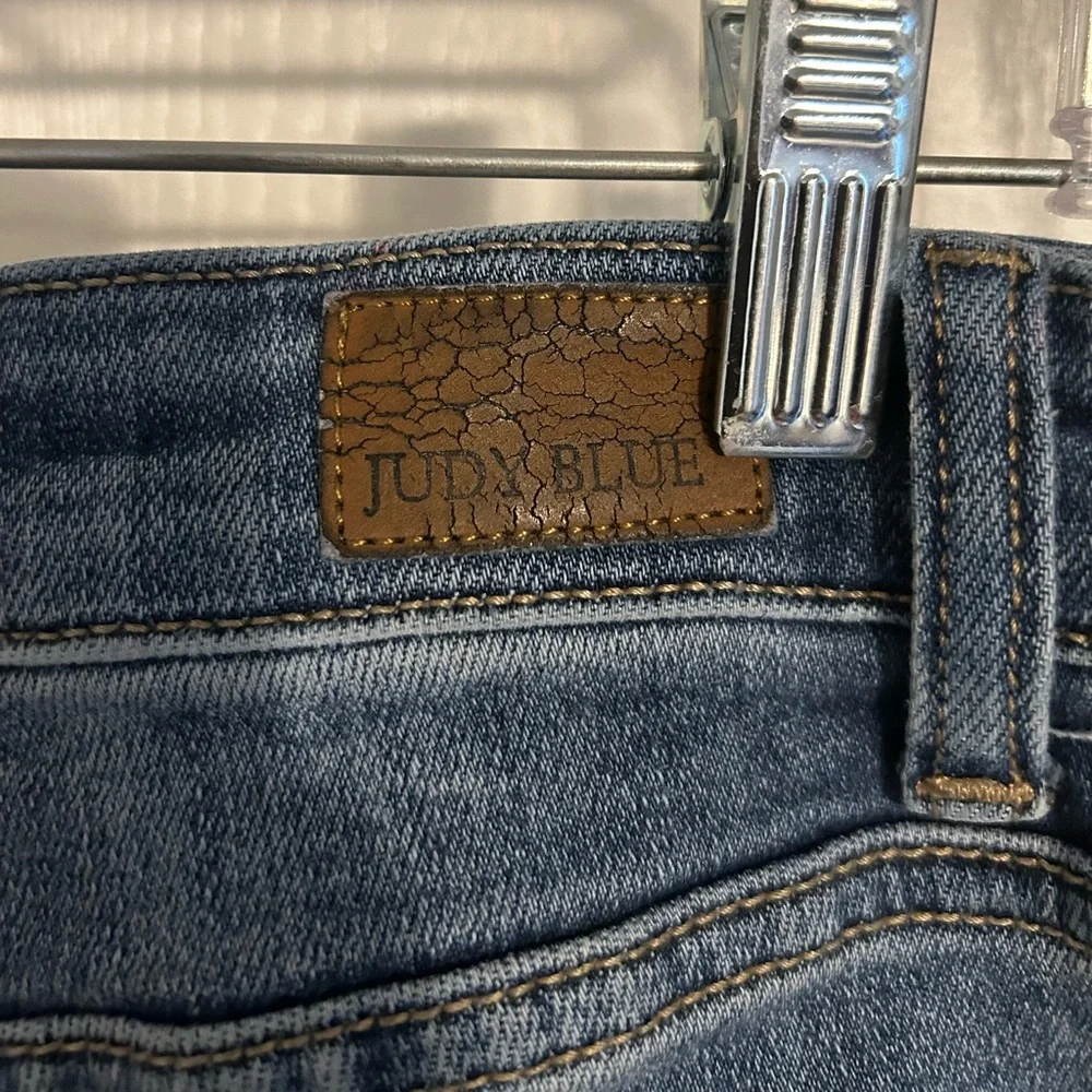 Judy Blue | Distressed Boyfriend Jeans in Blue | Size 5/27